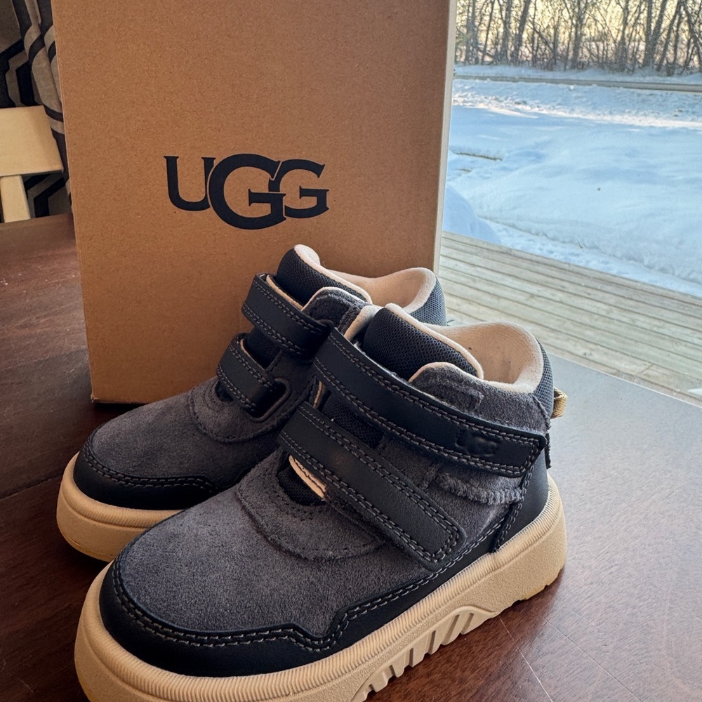 UGG Toddler Size 8 Rennie Boot